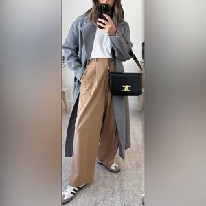 Uniqlo Wide-Fit Pleated trousers